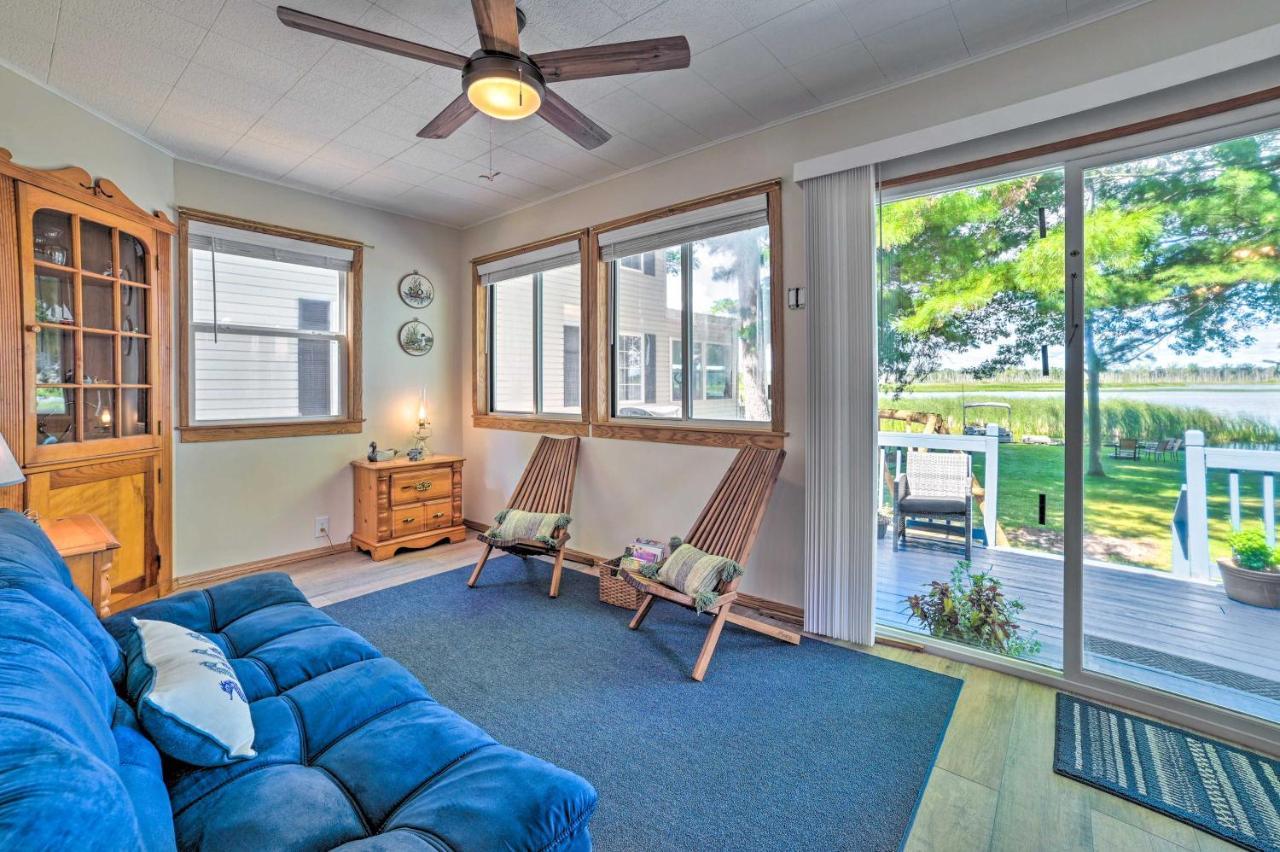 East Tawas Lakefront Getaway With Kayaks And Deck Eksteriør billede
