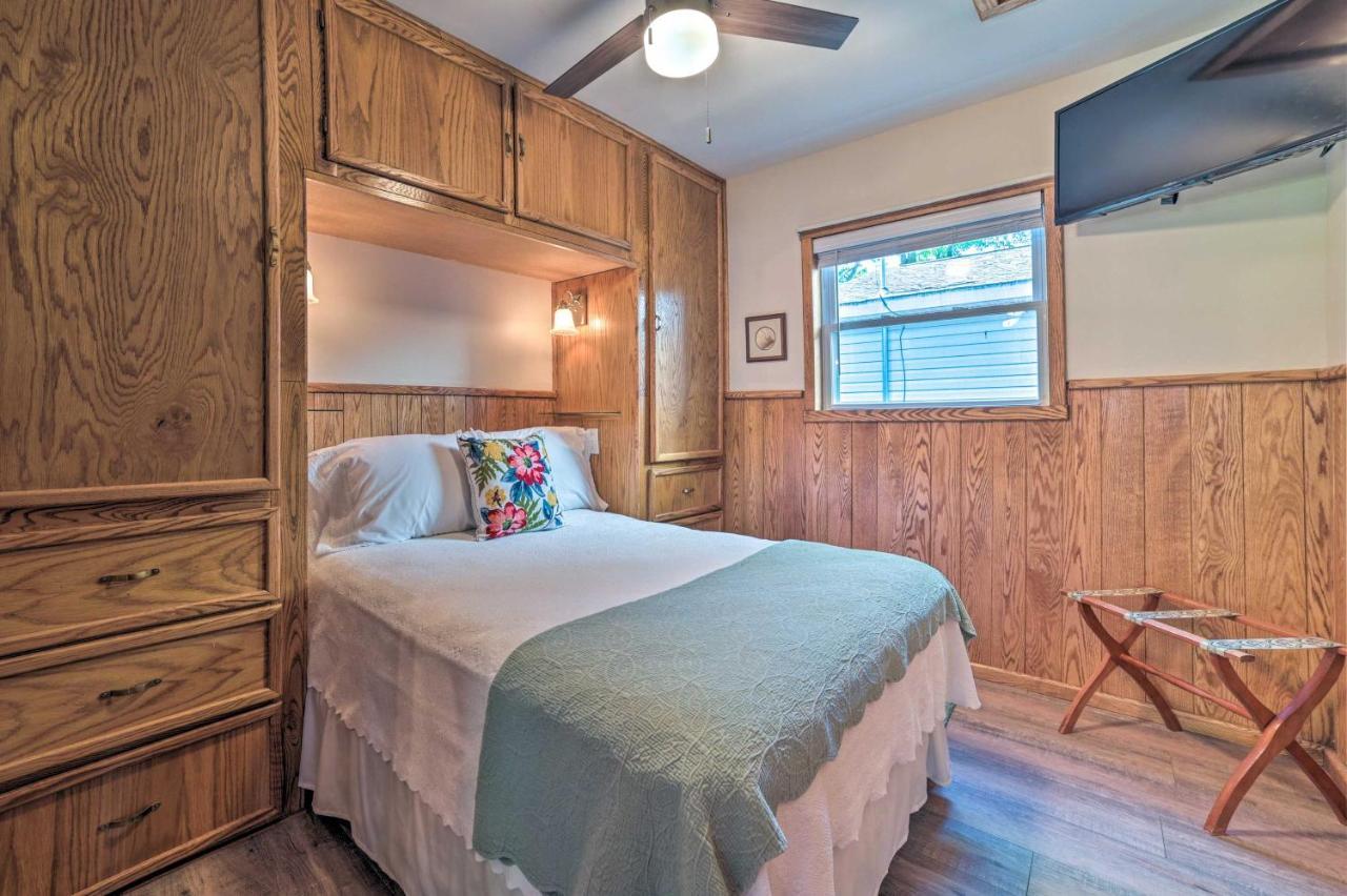 East Tawas Lakefront Getaway With Kayaks And Deck Eksteriør billede