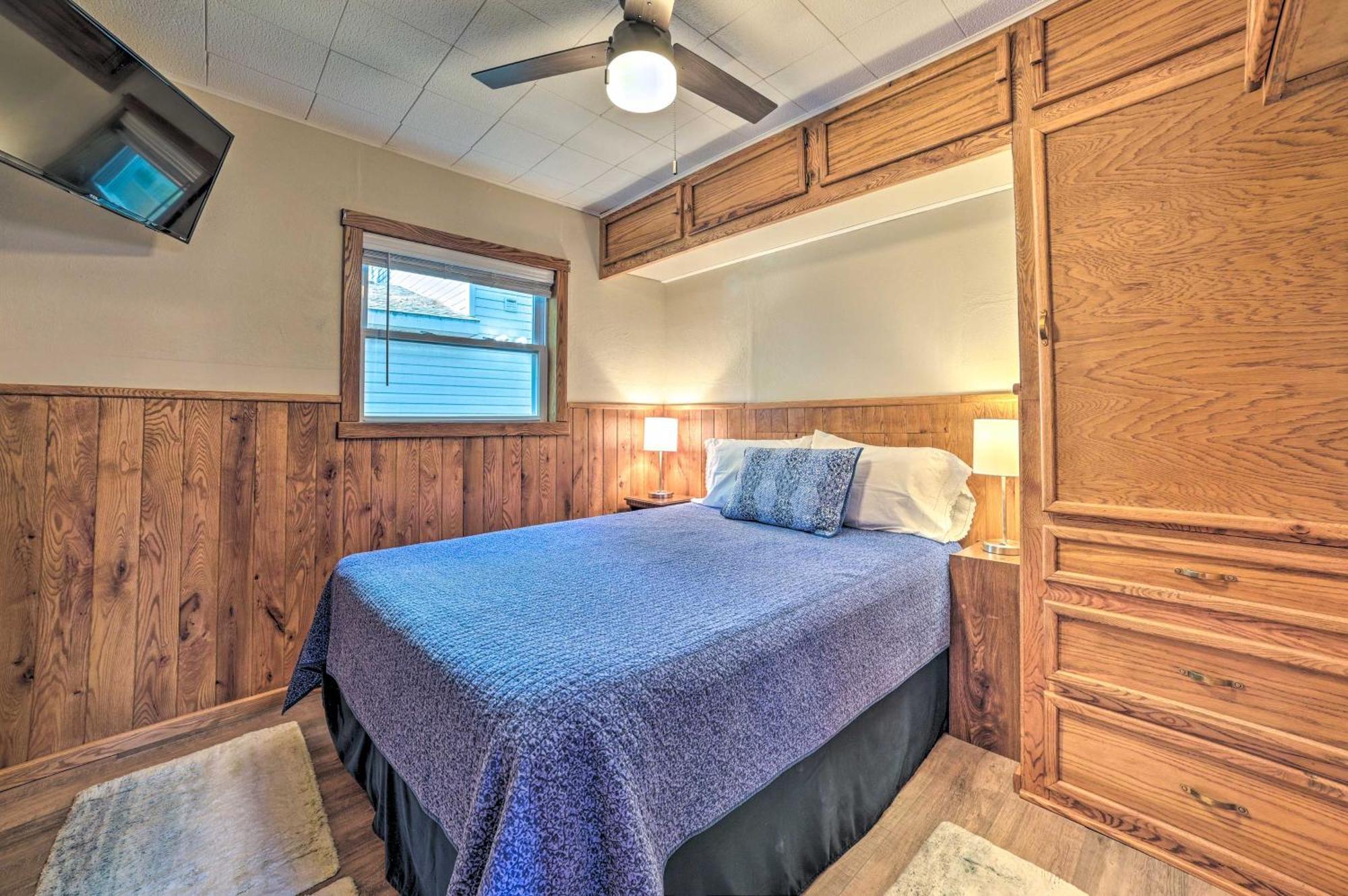 East Tawas Lakefront Getaway With Kayaks And Deck Eksteriør billede